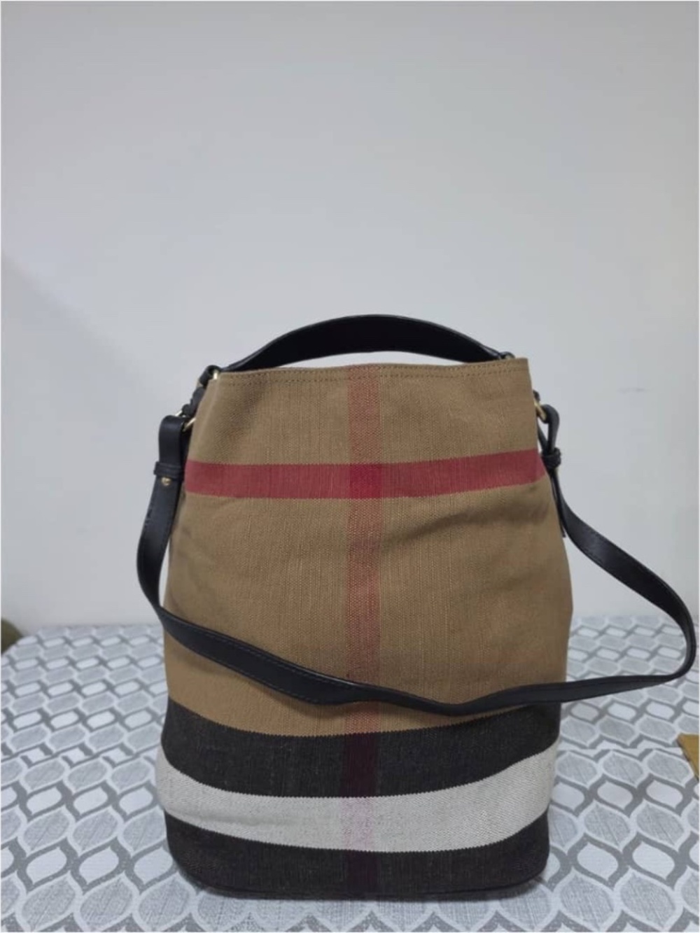 Authentic BURBERRY Canvas Mega Check Medium Ashby Hobo Bag Black/Beige